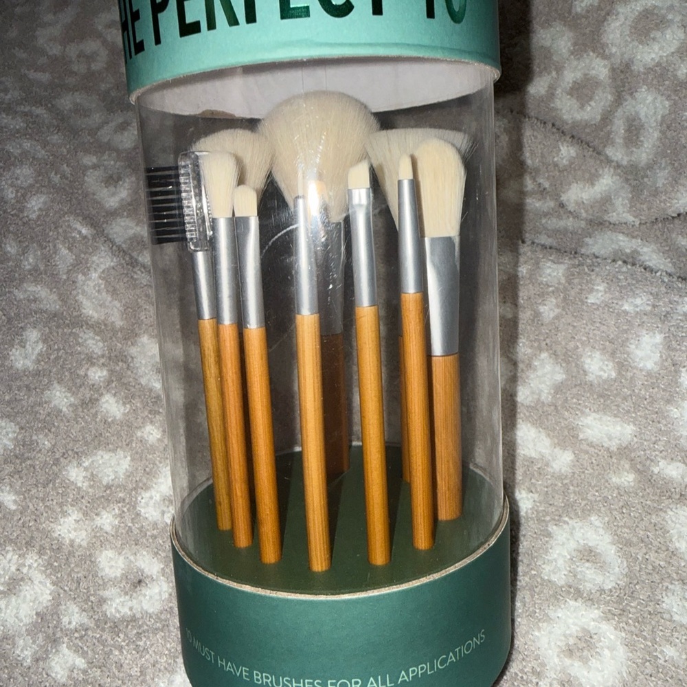 adidas Green Circular Cosmetic or Accessory Case - Picture 6 of 6